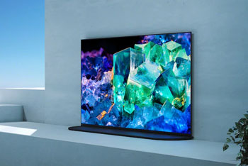 Photo de la TV Sony XR-65A95K distinguée de l'EISA Award Best product Best Premium OLED TV 2022 - 2023 - (crédit : Sony)