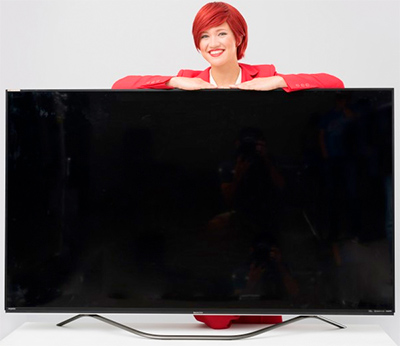 Illustration de la TV LED Sharp LCD-65SU760A pr�sent�e par la miss IFA 2017 - (cr�dit : Messe Berlin)