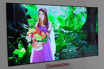Illustration de la TV OLED Changhong 65Q5AHZ expose  l'occasion de l'IFA 2017 - (crdit : Changhong)