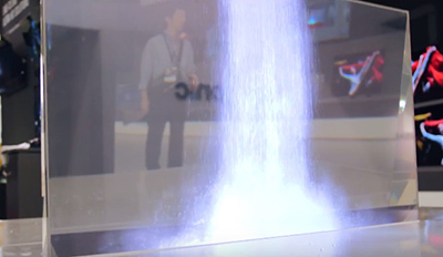 Illustration de la TV OLED transparente expos�e par Panasonic durant l'IFA 2017 - (cr�dit : Panasonic)
