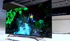 IFA 2015 : Panasonic d�voile sa nouvelle TV OLED incurv�e Ultra HD